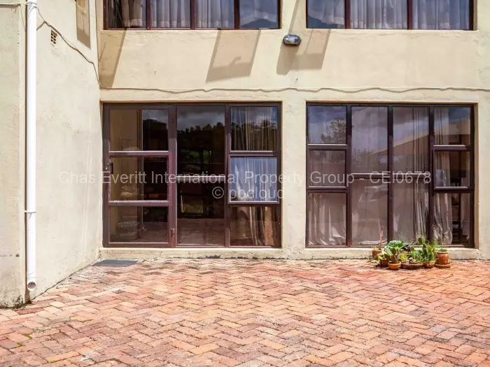 Flat/Apartment for Sale in Emerald Hill, Harare