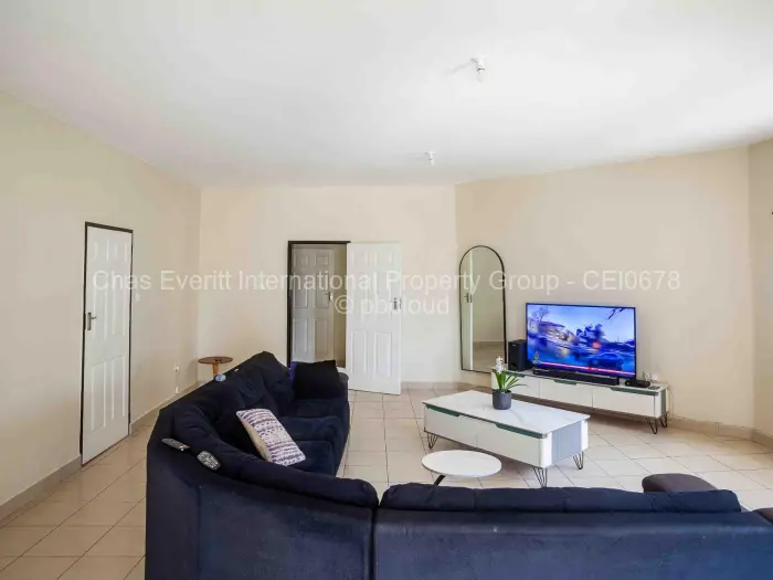 Flat/Apartment for Sale in Emerald Hill, Harare