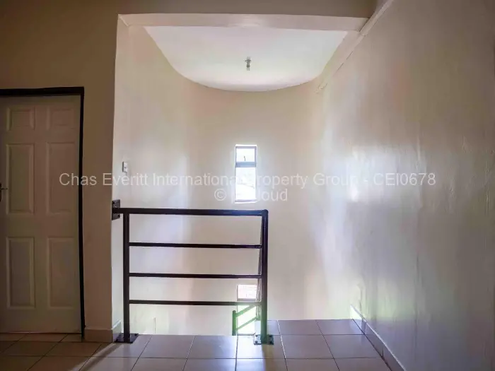 Flat/Apartment for Sale in Emerald Hill, Harare