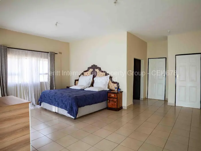 Flat/Apartment for Sale in Emerald Hill, Harare