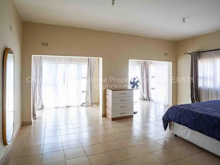 Flat/Apartment for Sale in Emerald Hill, Harare