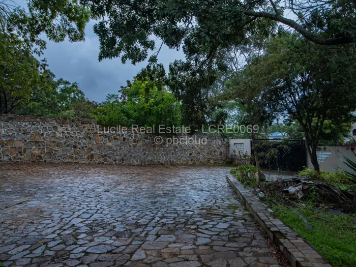 5 Bedroom House for Sale in Borrowdale, Harare