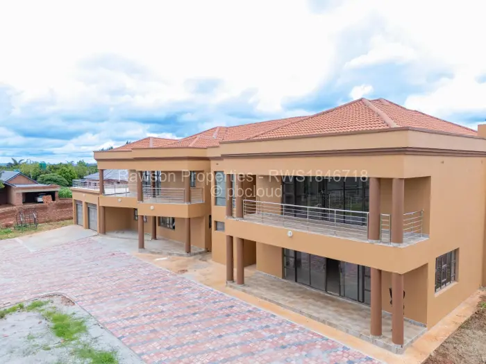 6 Bedroom House for Sale in Gletwin Park, Harare