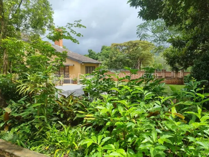 6 Bedroom House for Sale in Murambi, Mutare