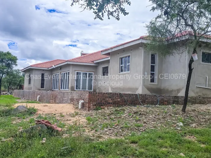 5 Bedroom House for Sale in Claremont, Bulawayo