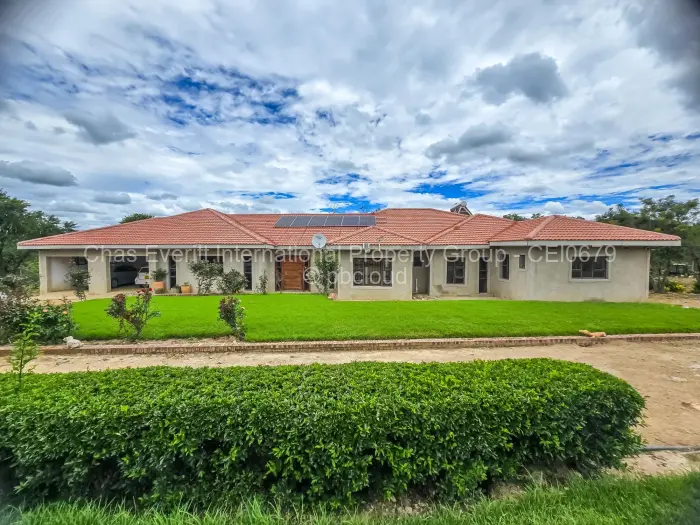 5 Bedroom House for Sale in Claremont, Bulawayo