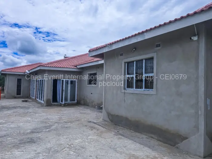 5 Bedroom House for Sale in Claremont, Bulawayo