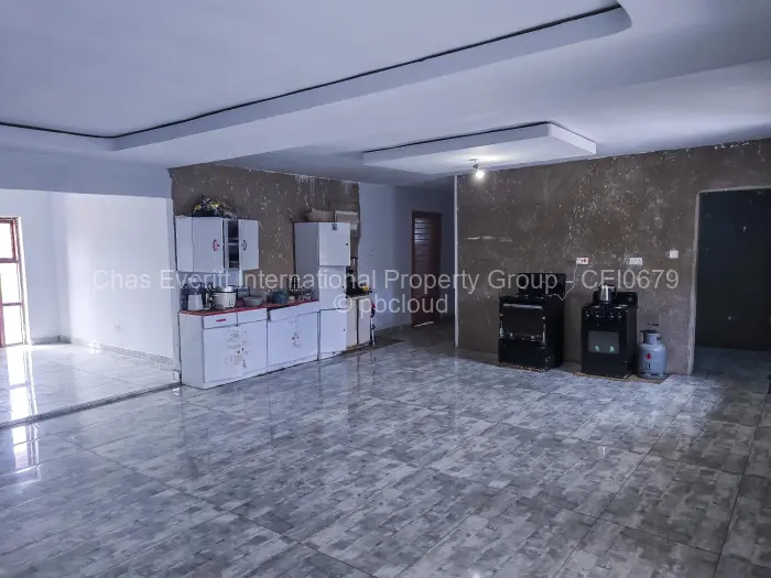 5 Bedroom House for Sale in Claremont, Bulawayo