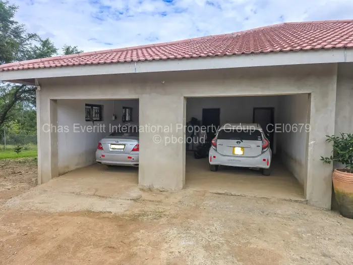 5 Bedroom House for Sale in Claremont, Bulawayo