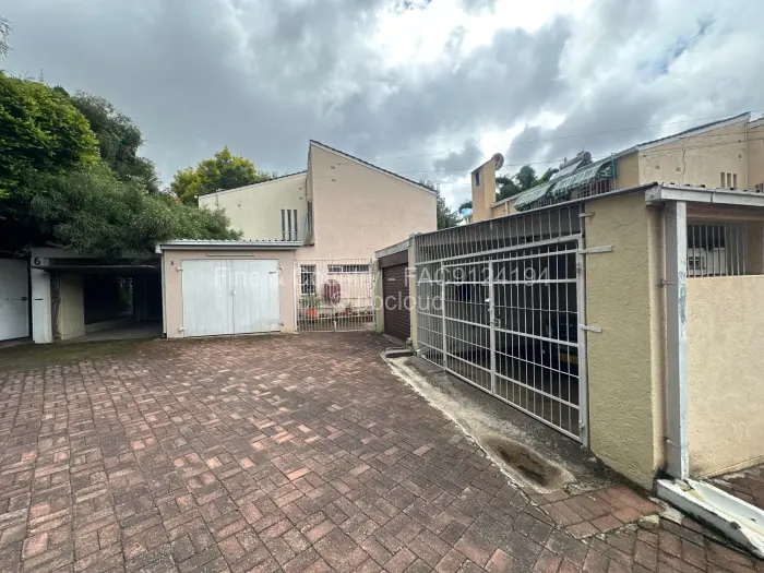 Townhouse/Cluster to Rent in Glen Lorne, Harare