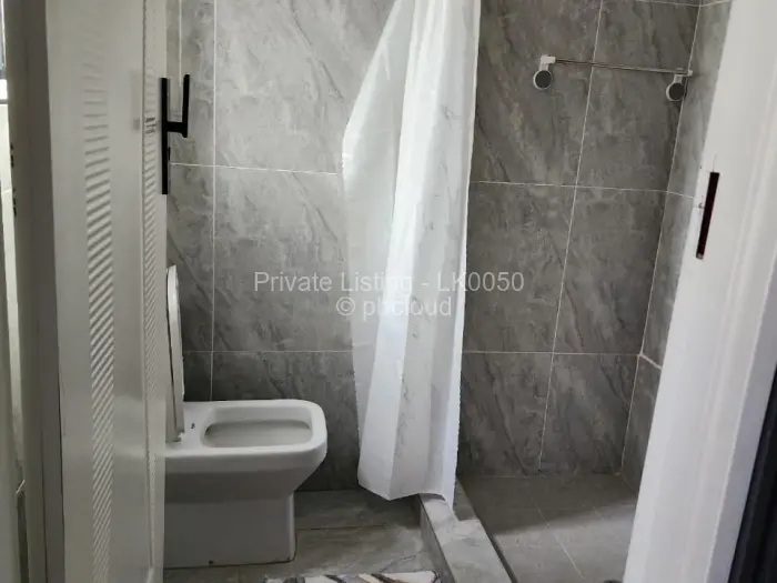 7 Bedroom House to Rent in Highlands, Harare