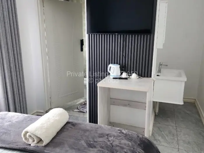 7 Bedroom House to Rent in Highlands, Harare