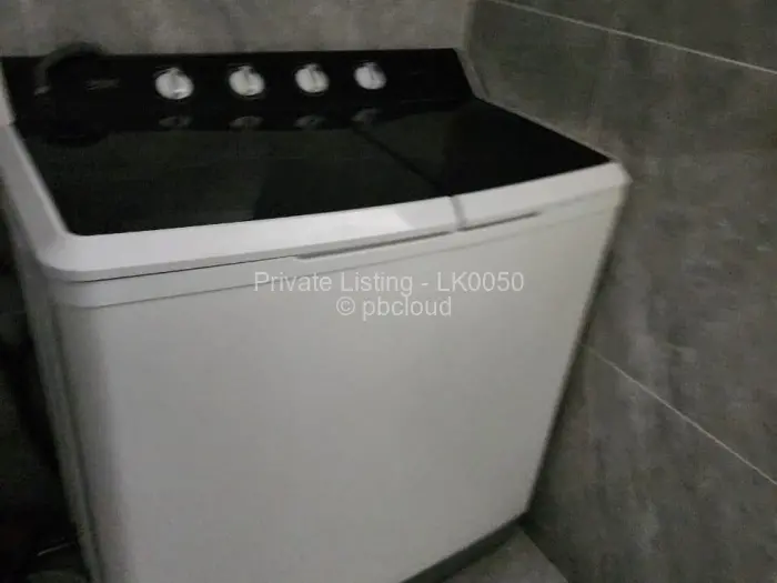 7 Bedroom House to Rent in Highlands, Harare