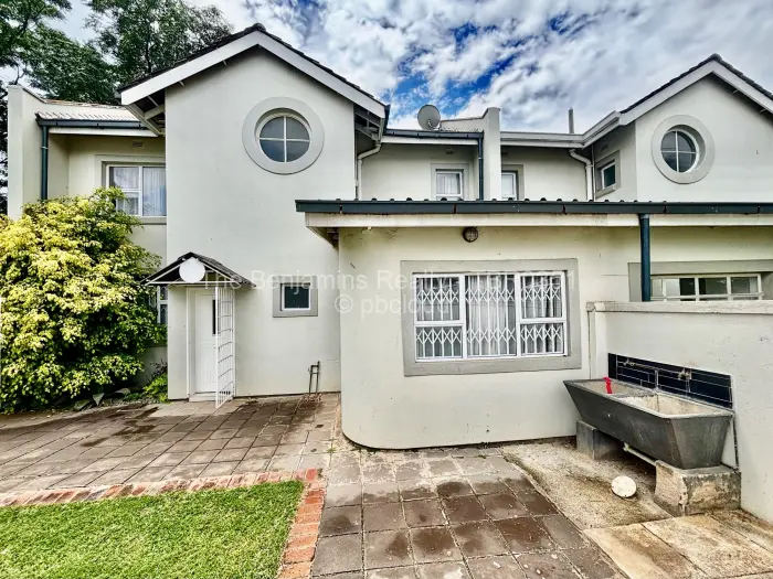 Townhouse/Cluster to Rent in Avondale