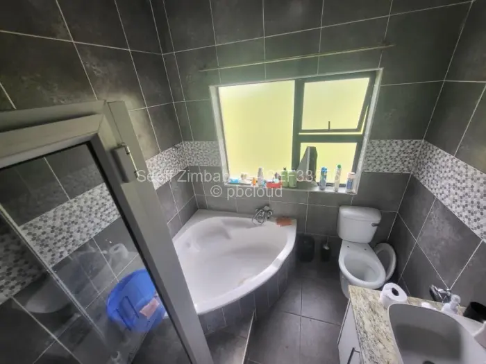 5 Bedroom House for Sale in Mandara, Harare