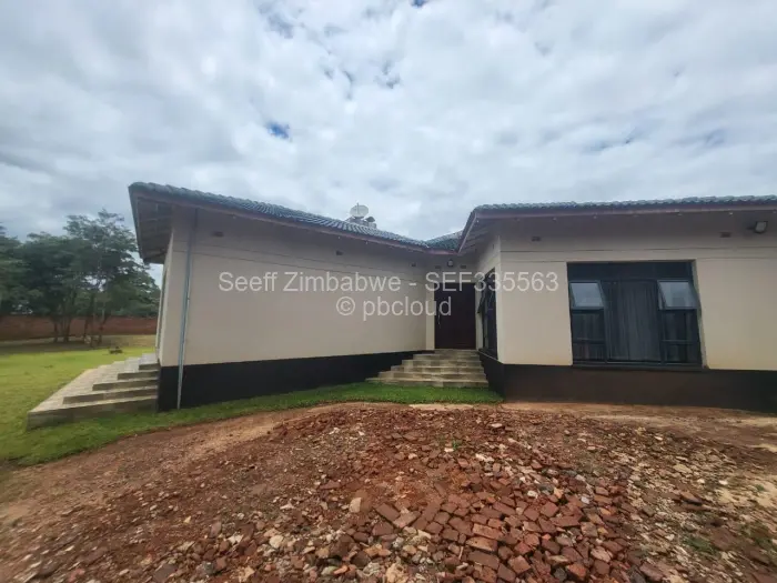 5 Bedroom House for Sale in Mandara, Harare