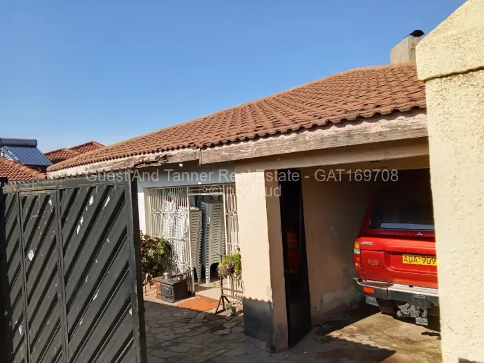 4 Bedroom House for Sale in Mainway Meadows, Harare