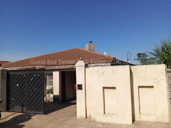 4 Bedroom House for Sale in Mainway Meadows, Harare