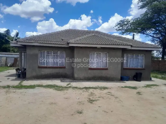 5 Bedroom House for Sale in Waterfalls, Harare