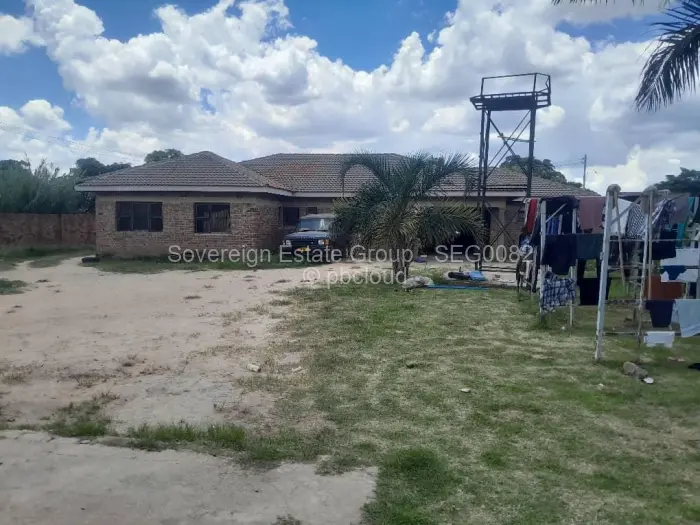 5 Bedroom House for Sale in Waterfalls, Harare