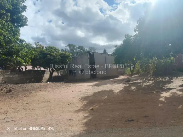 5 Bedroom House for Sale in Budiriro, Harare