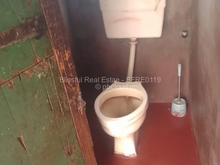 5 Bedroom House for Sale in Budiriro, Harare