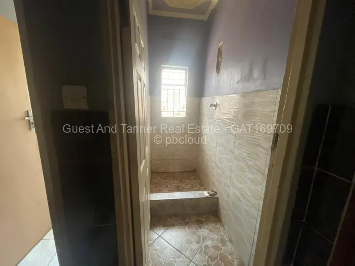 6 Bedroom House for Sale in Cold Comfort, Harare