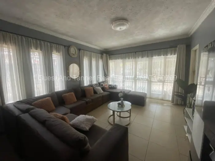 6 Bedroom House for Sale in Cold Comfort, Harare
