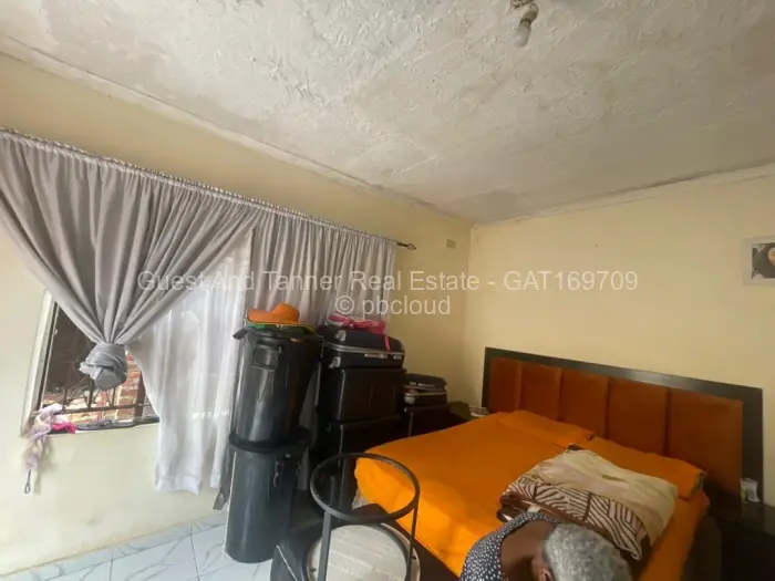 6 Bedroom House for Sale in Cold Comfort, Harare