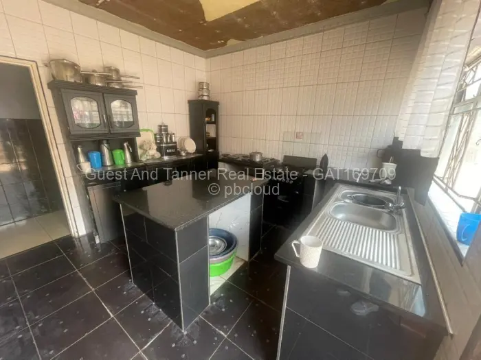 6 Bedroom House for Sale in Cold Comfort, Harare