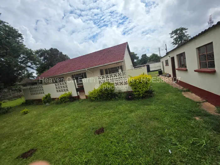 2 Bedroom House for Sale in Mabelreign, Harare