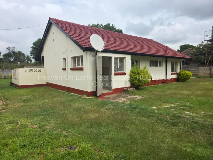 2 Bedroom House for Sale in Mabelreign, Harare