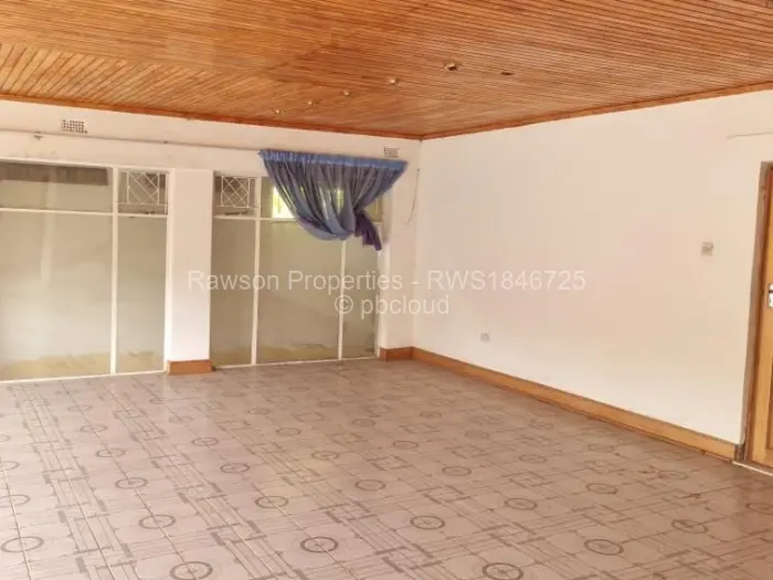 6 Bedroom House for Sale in Glen Lorne, Harare