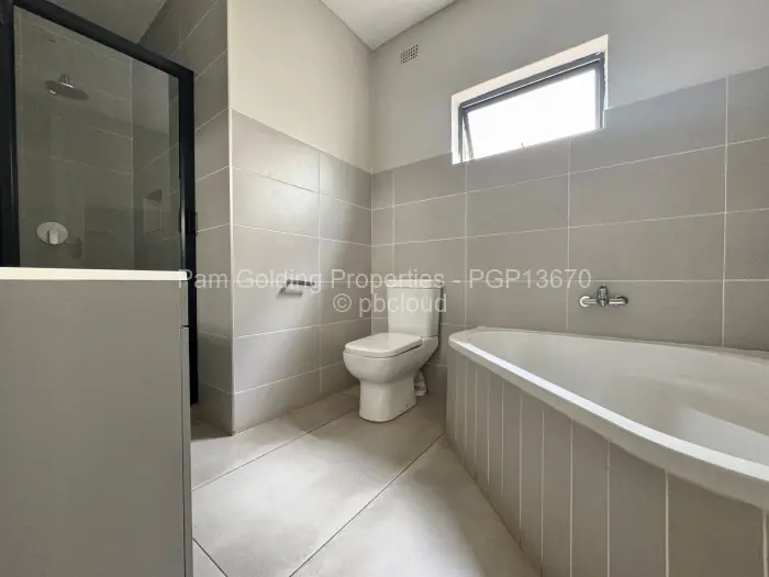 Townhouse/Cluster to Rent in Helensvale, Harare