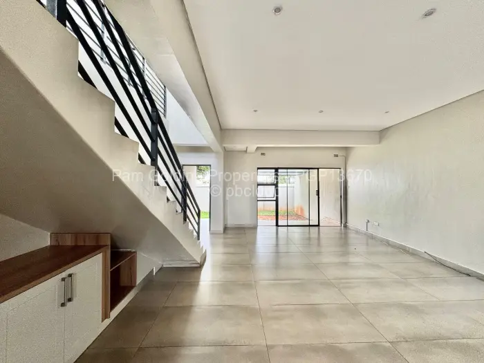 Townhouse/Cluster to Rent in Helensvale, Harare