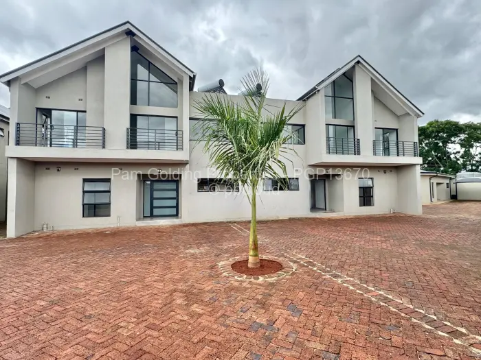 Townhouse/Cluster to Rent in Helensvale, Harare