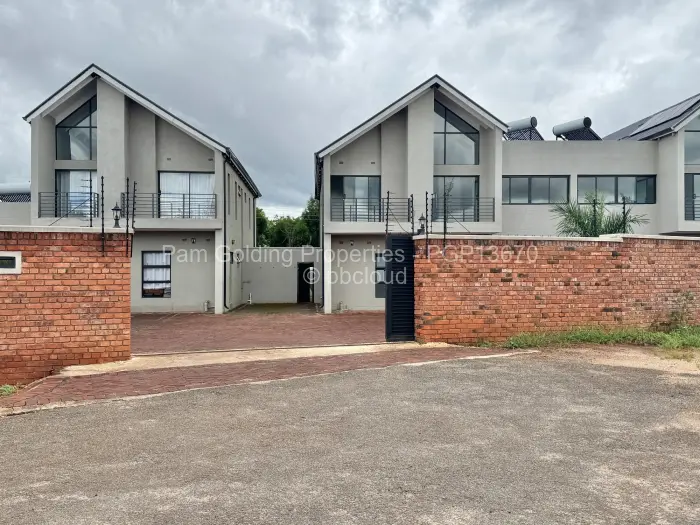 Townhouse/Cluster to Rent in Helensvale, Harare