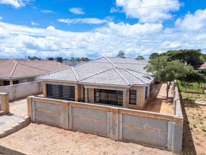4 Bedroom House for Sale in Manresa, Harare