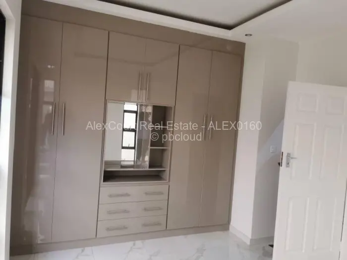 Townhouse/Cluster to Rent in Borrowdale West, Harare