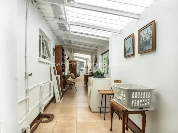 3 Bedroom House for Sale in Lake Chivero, Lake Chivero