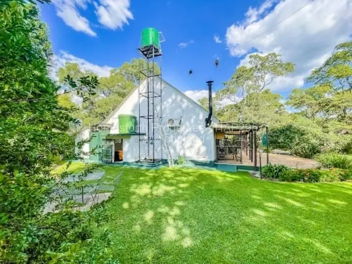 3 Bedroom House for Sale in Lake Chivero, Lake Chivero