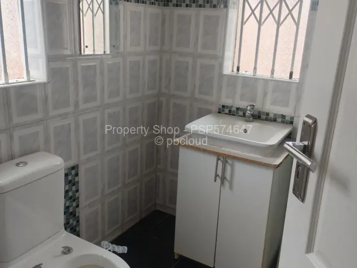 8 Bedroom House to Rent in Mount Pleasant Heights, Harare