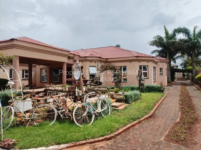 8 Bedroom House to Rent in Mount Pleasant Heights, Harare