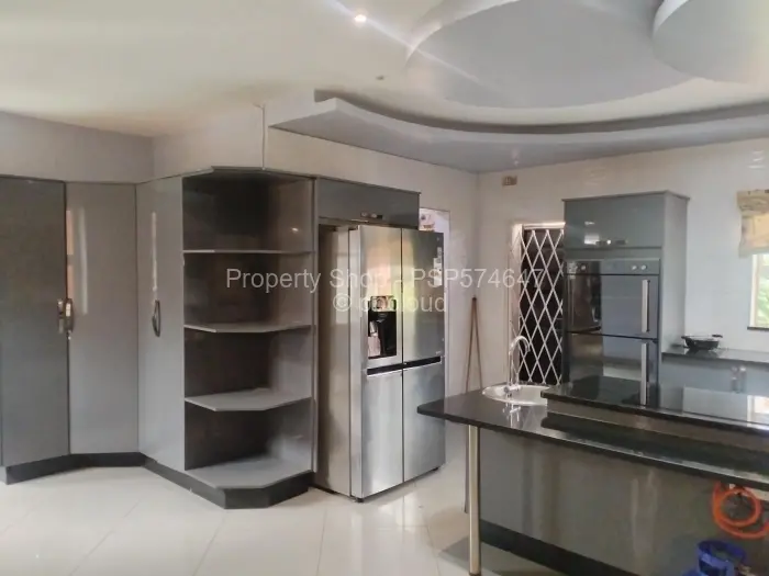 8 Bedroom House to Rent in Mount Pleasant Heights, Harare