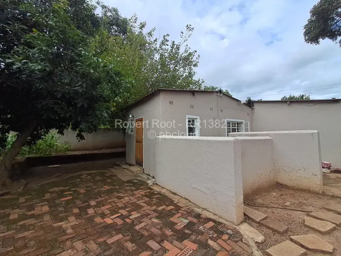 Office to Rent in Chisipite