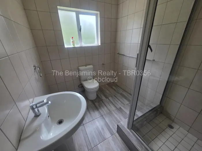 Townhouse/Cluster to Rent in Highlands, Harare