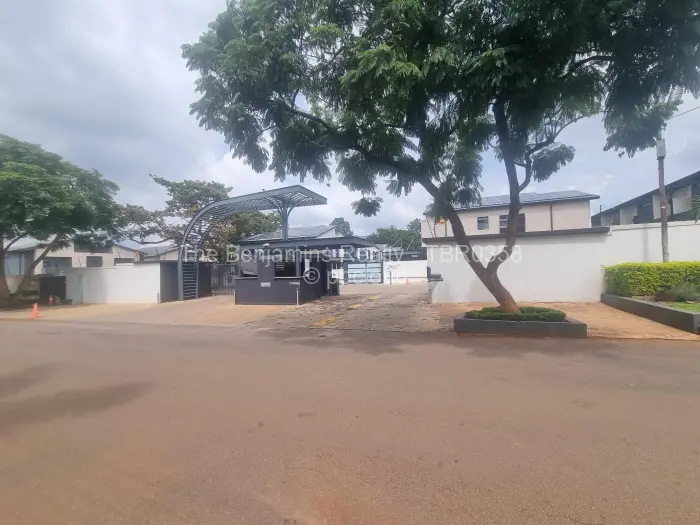 Townhouse/Cluster to Rent in Avondale, Harare