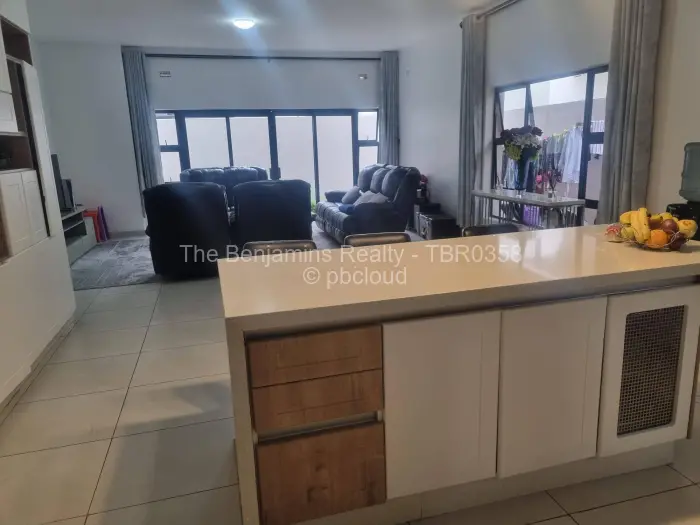 Townhouse/Cluster to Rent in Avondale, Harare