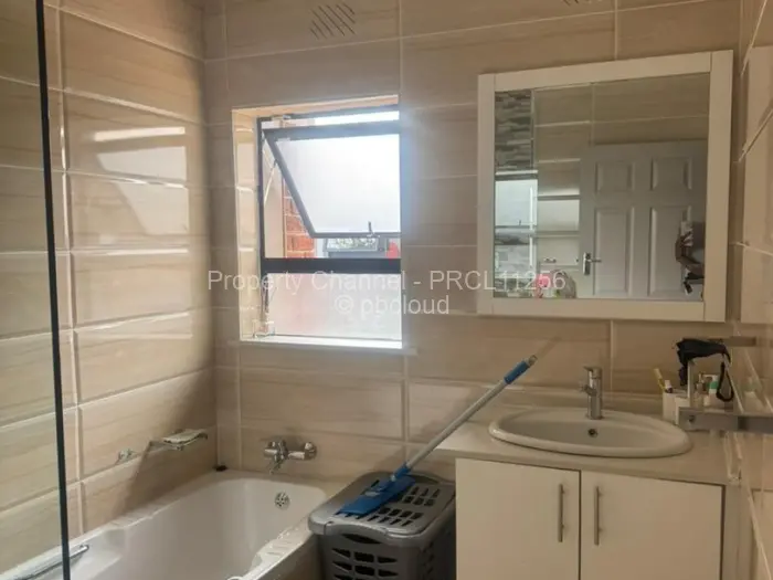 Townhouse/Cluster to Rent in Newlands, Harare