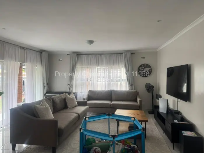 Townhouse/Cluster to Rent in Newlands, Harare